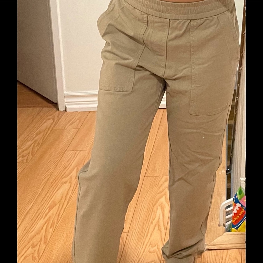 khaki/beige pants